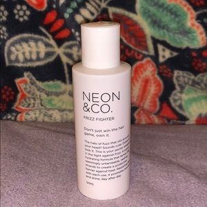 NEON & CO. Frizz Fighter